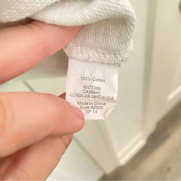 J. Crew gray and white fitted sweatshirt top, size M. - Picture 5 of 5